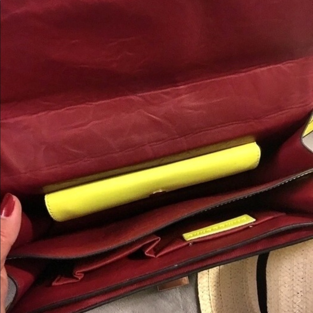 Neon Green Two way strap bag. - Picture 3 of 4