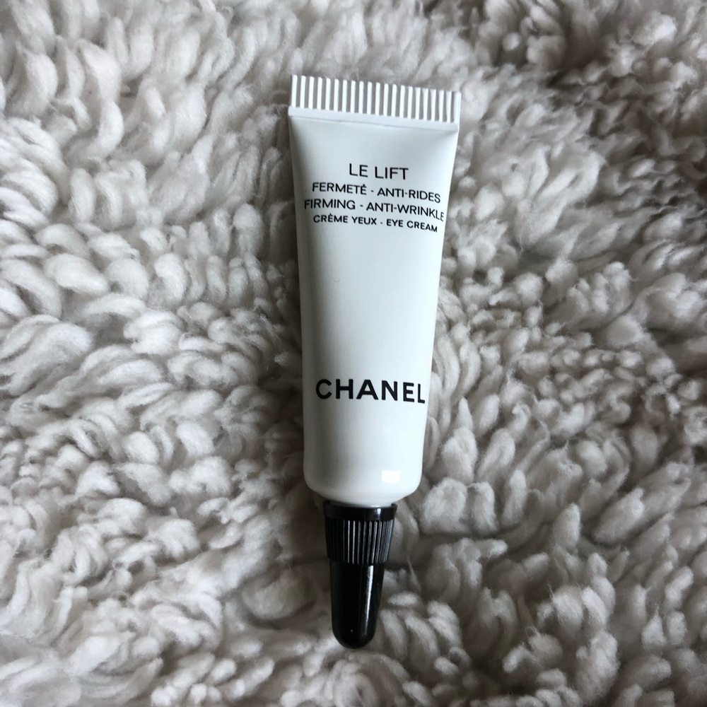 CHANEL Le Lift