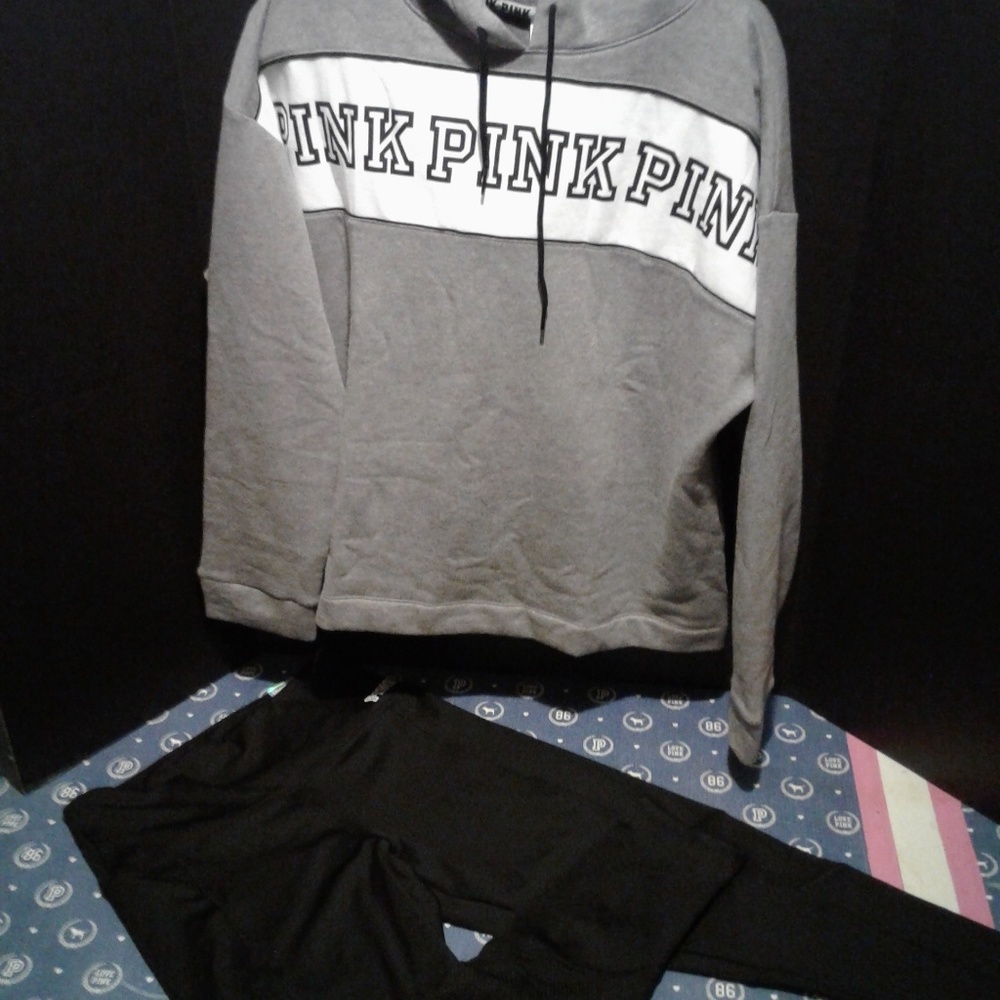 ⚡SALE⚡VS PINK Hoodie and Leggings Set NWT