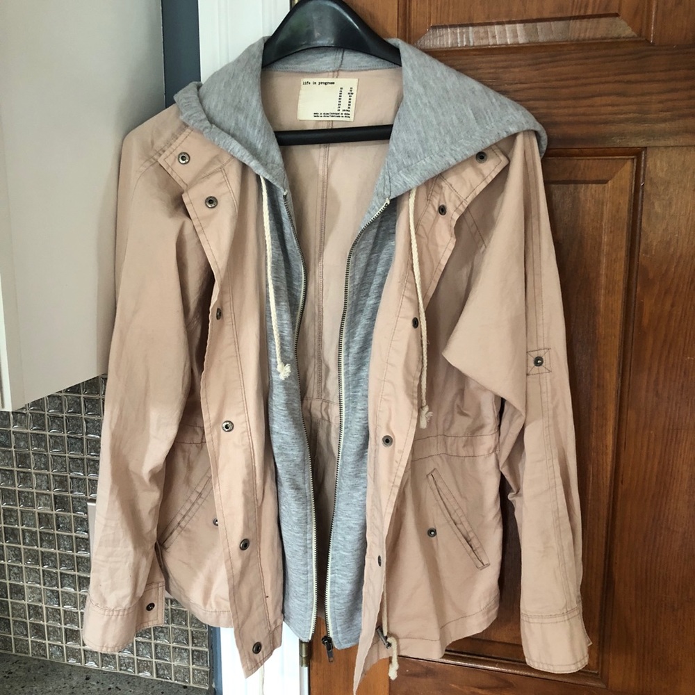 Light pink utility jacket with built in hood! - Picture 2 of 3