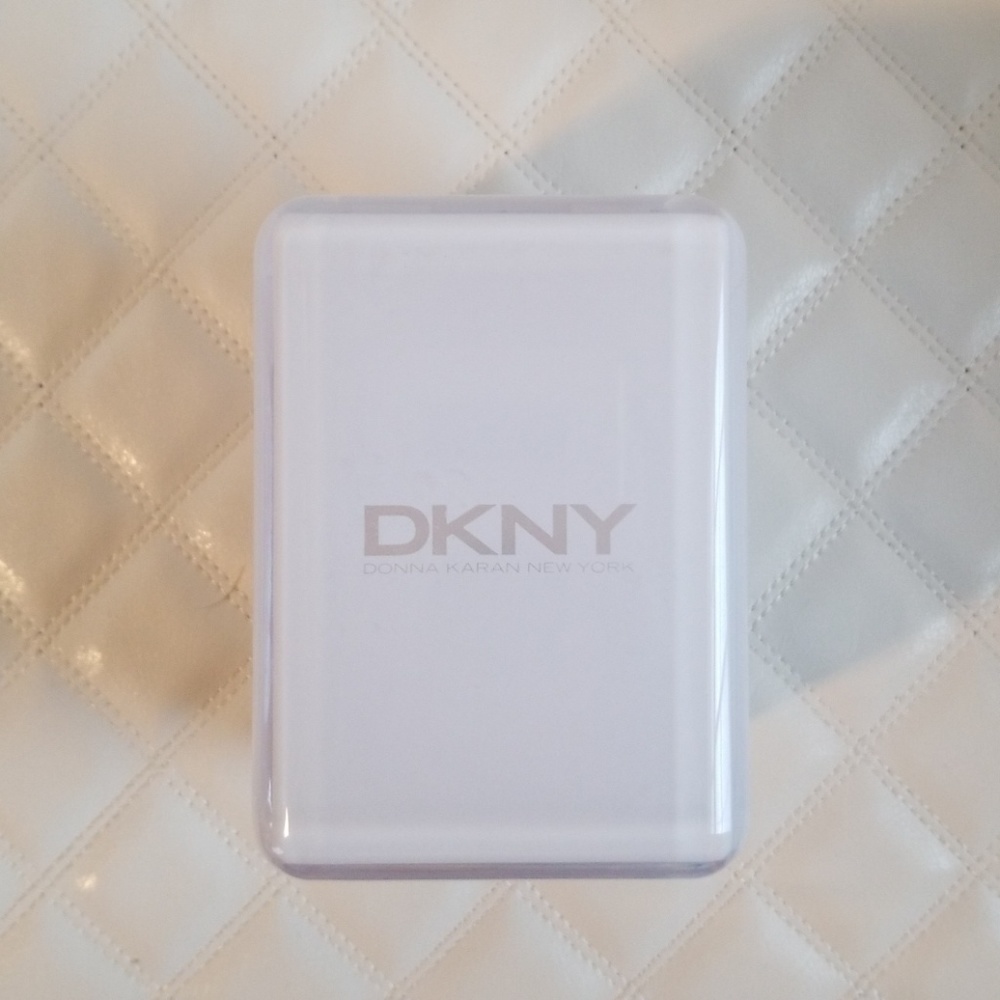 DKNY Gold & Black Watch w/ case & box - Picture 3 of 8