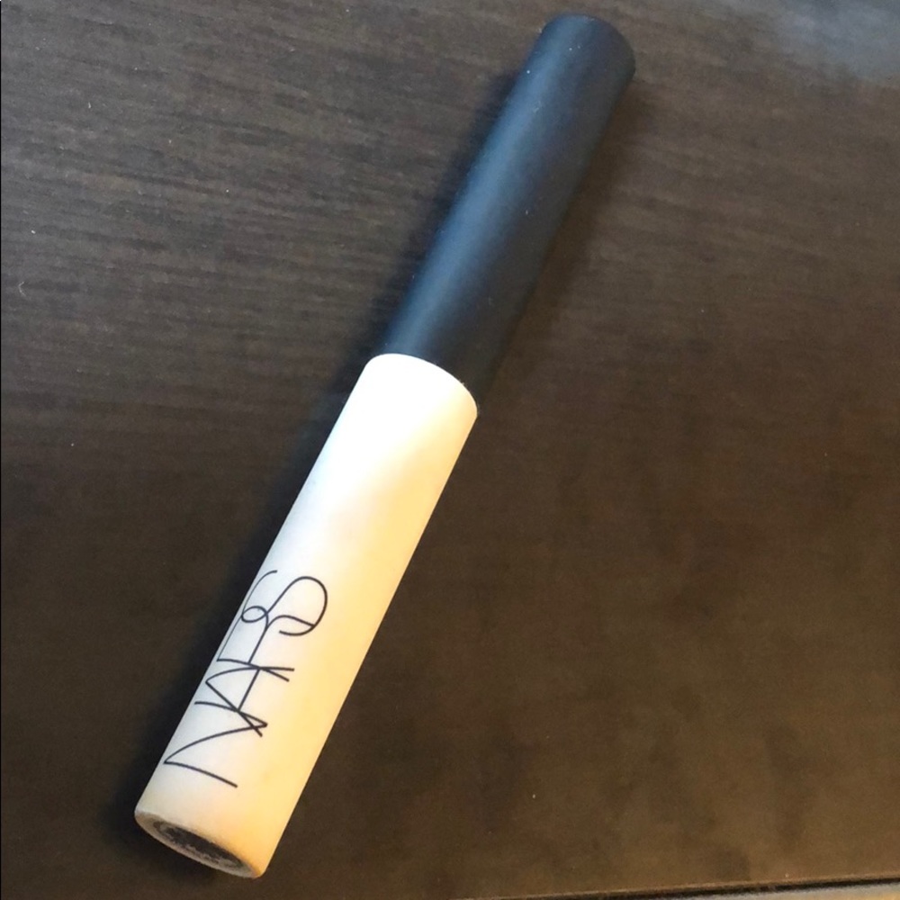 NARS eyeshadow primer