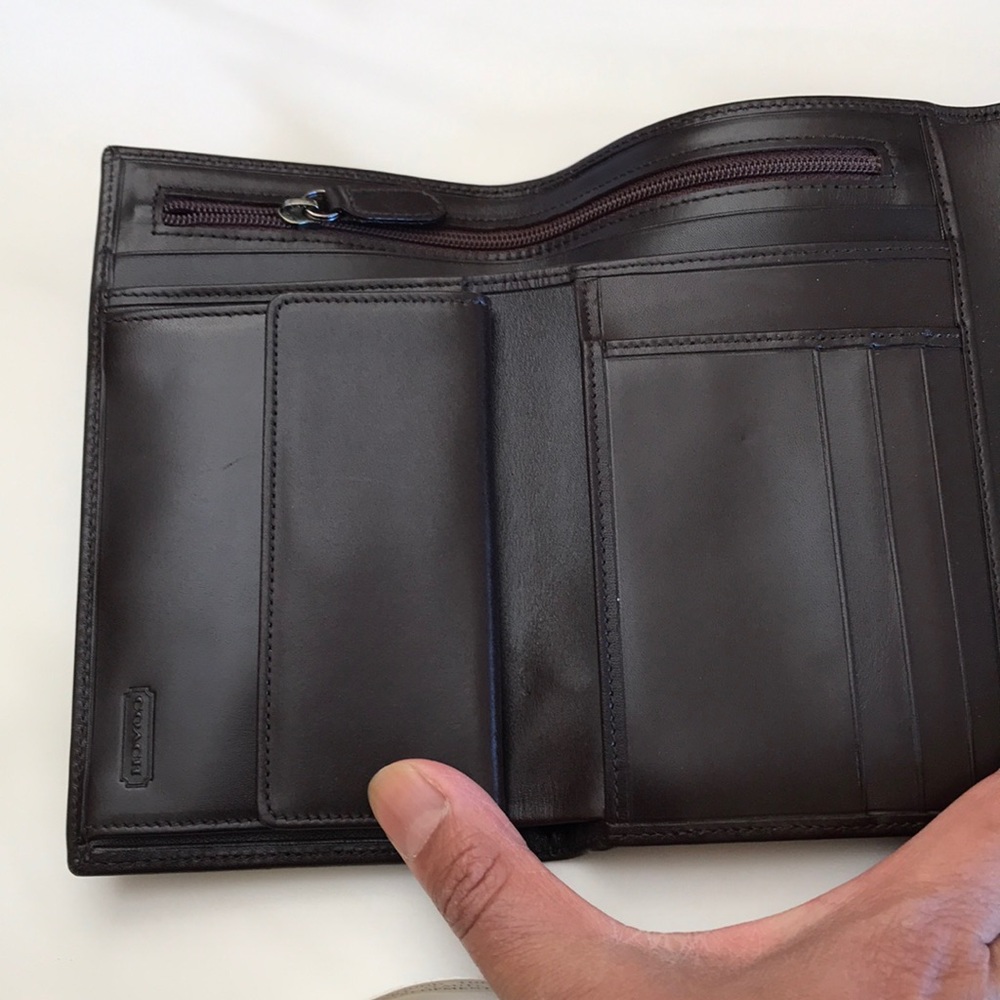 NWT Brown Leather Coach wallet - Picture 6 of 8