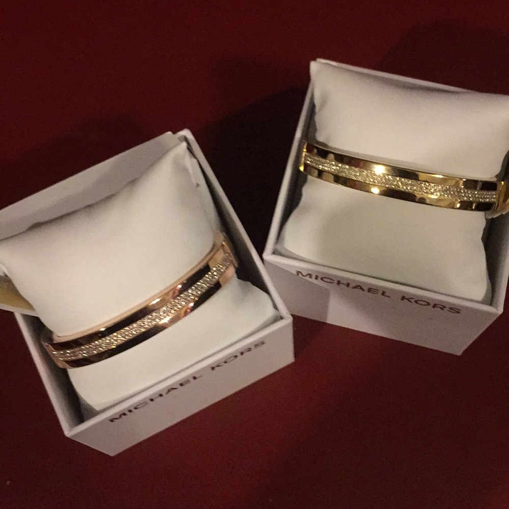 MICHAEL KORS PAVE SET CRYSTAL BRACELET (NEW) - Picture 2 of 8