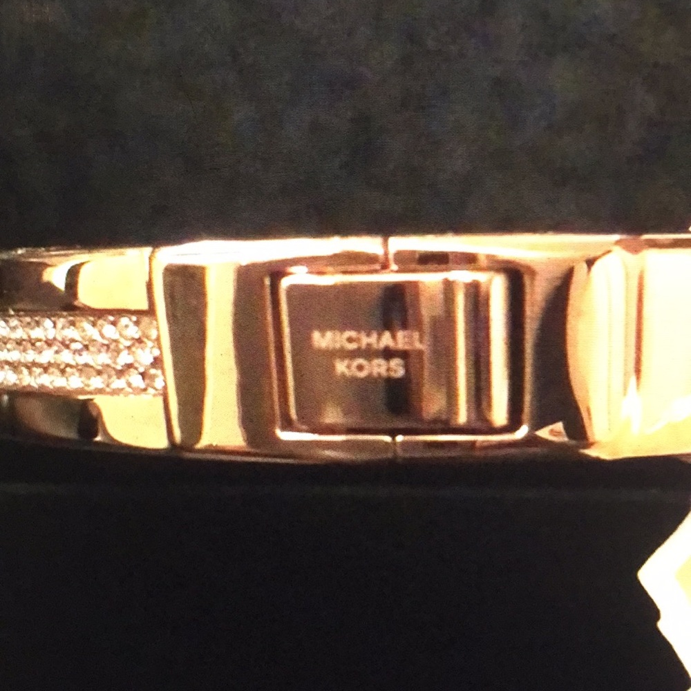 MICHAEL KORS PAVE SET CRYSTAL BRACELET (NEW) - Picture 7 of 8