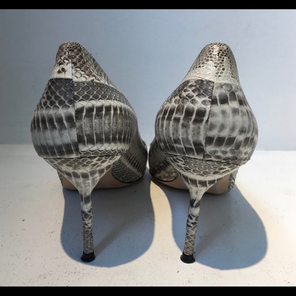 Manolo Blahnik BB Snakeskin 90mm Point-Toe Pump - Picture 8 of 8