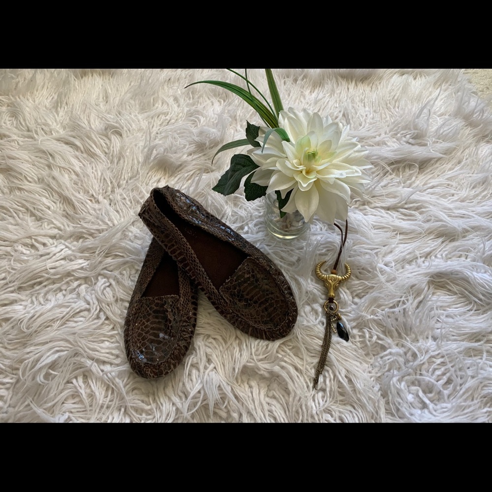 AEROSOLES croc embossed leather loafers