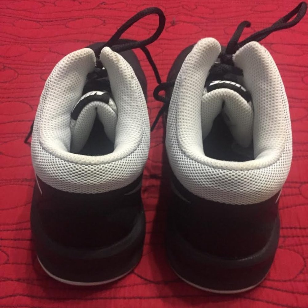 Nike Air Visi Pro 6 Shoes - Picture 2 of 5