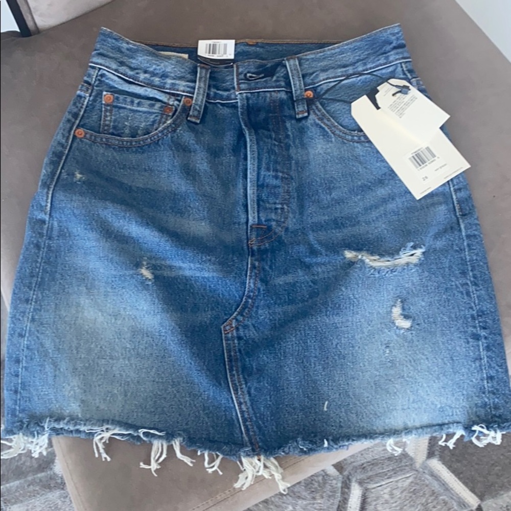 High-rise deconstructed skirt