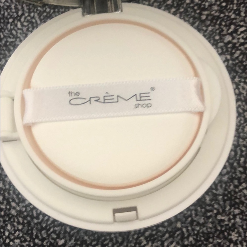 The Creme shop cushion highlighter - Picture 5 of 5