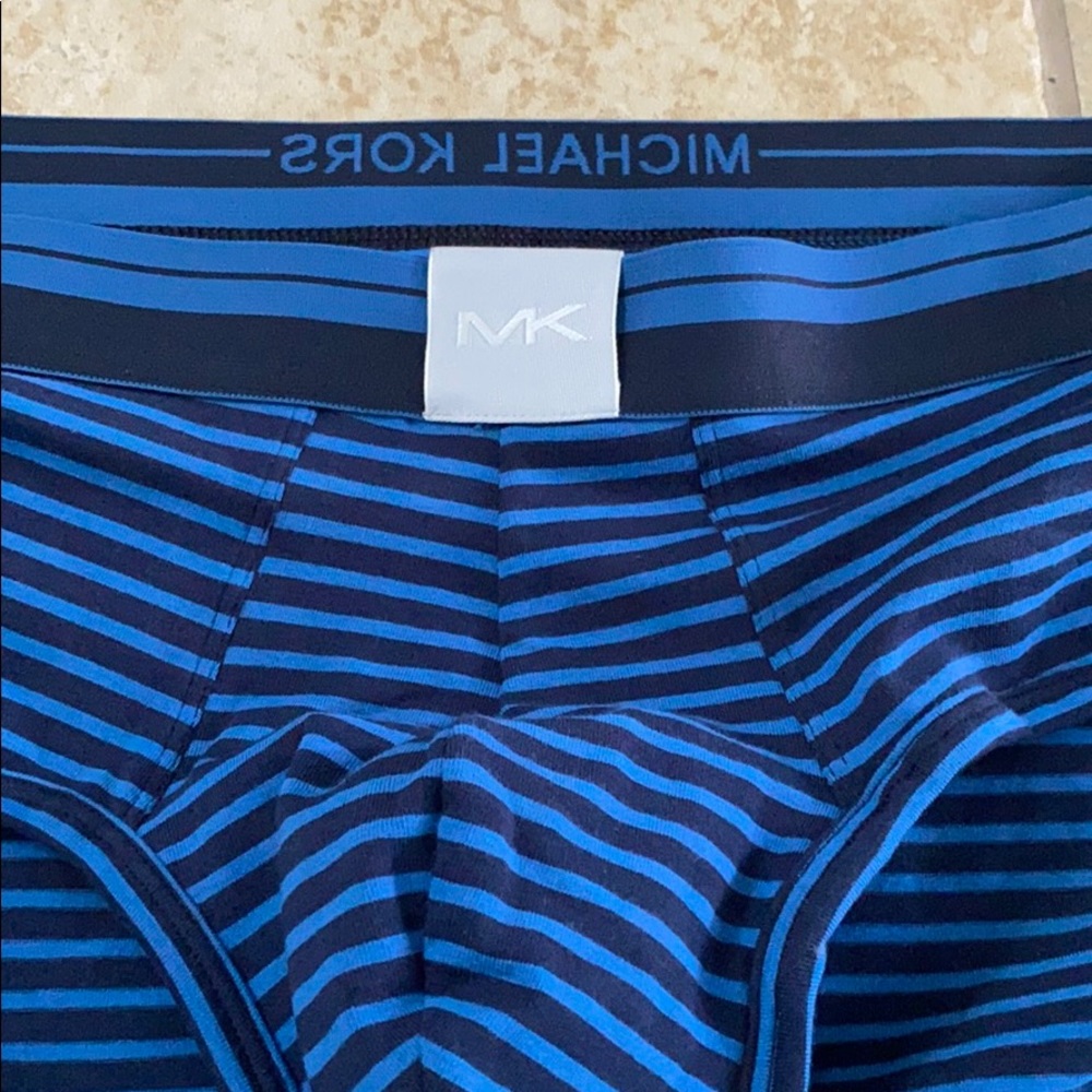 Men’s XL Michael Kors briefs - Picture 2 of 3