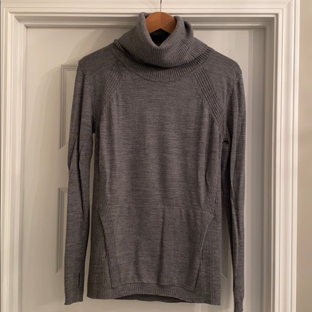 Lululemon Swaetwr