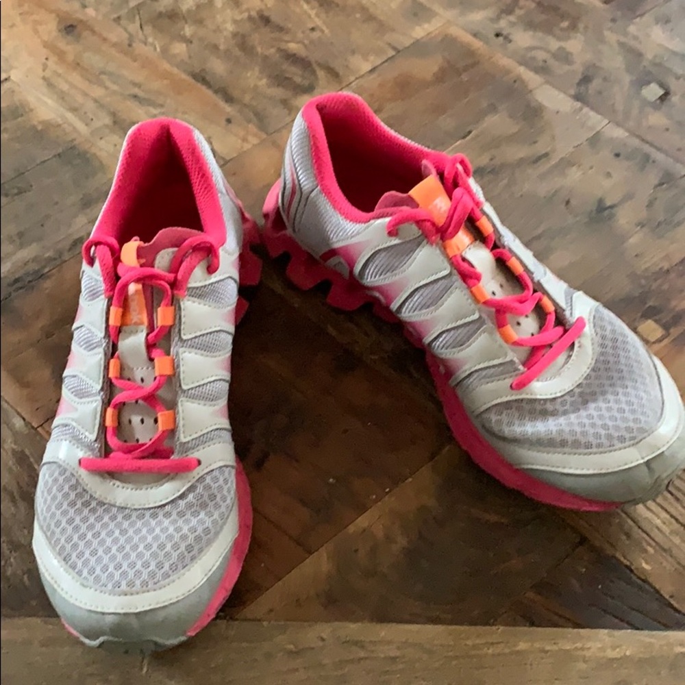 Reebok Pink & Grey Tennis Shoe. sz 7 1/2