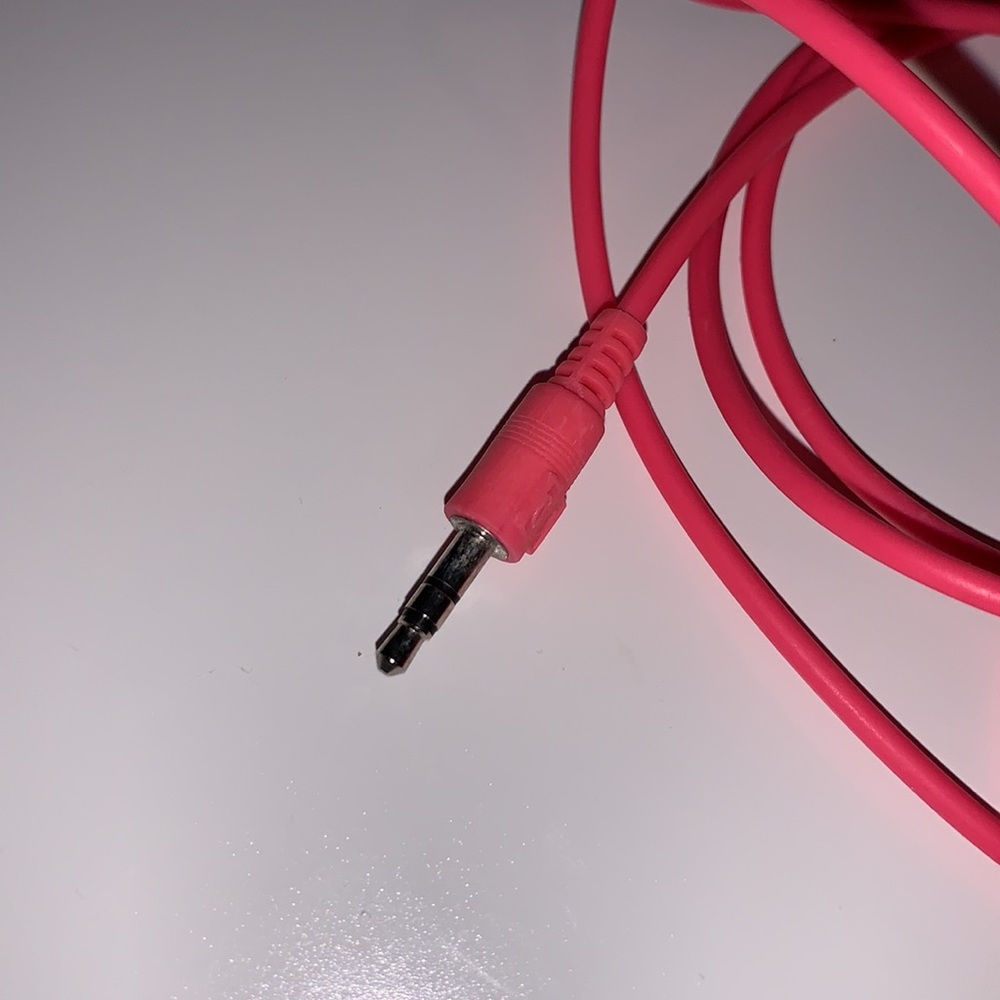 PINK Victoria’s Secret headphones - Picture 3 of 5