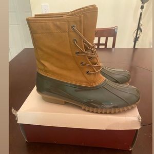 Cover girl rain boots. Women’s size 10