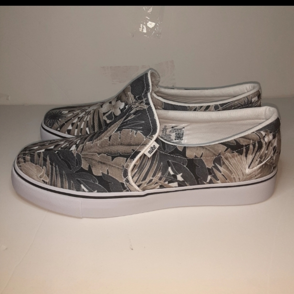 Nike moccasins,boat shoes for woman size 11