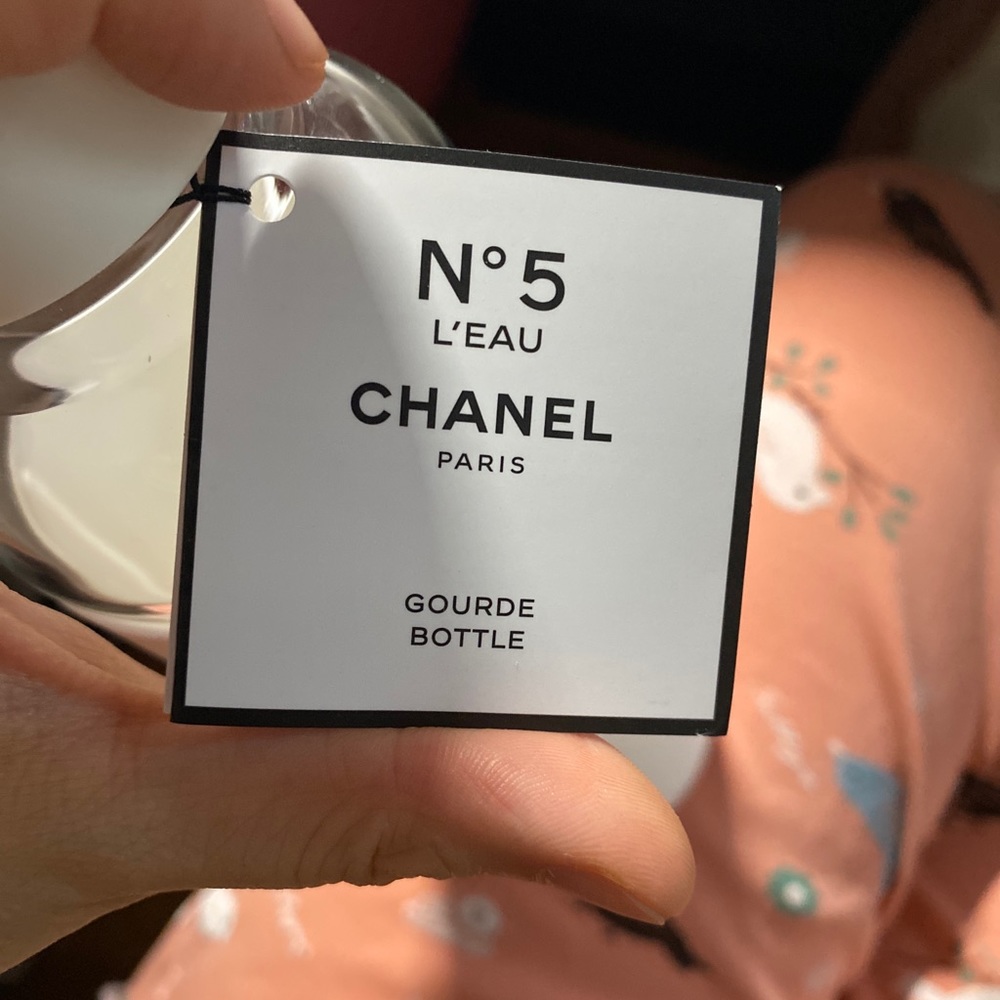 Chanel n 5 factory water bottle - Picture 4 of 4