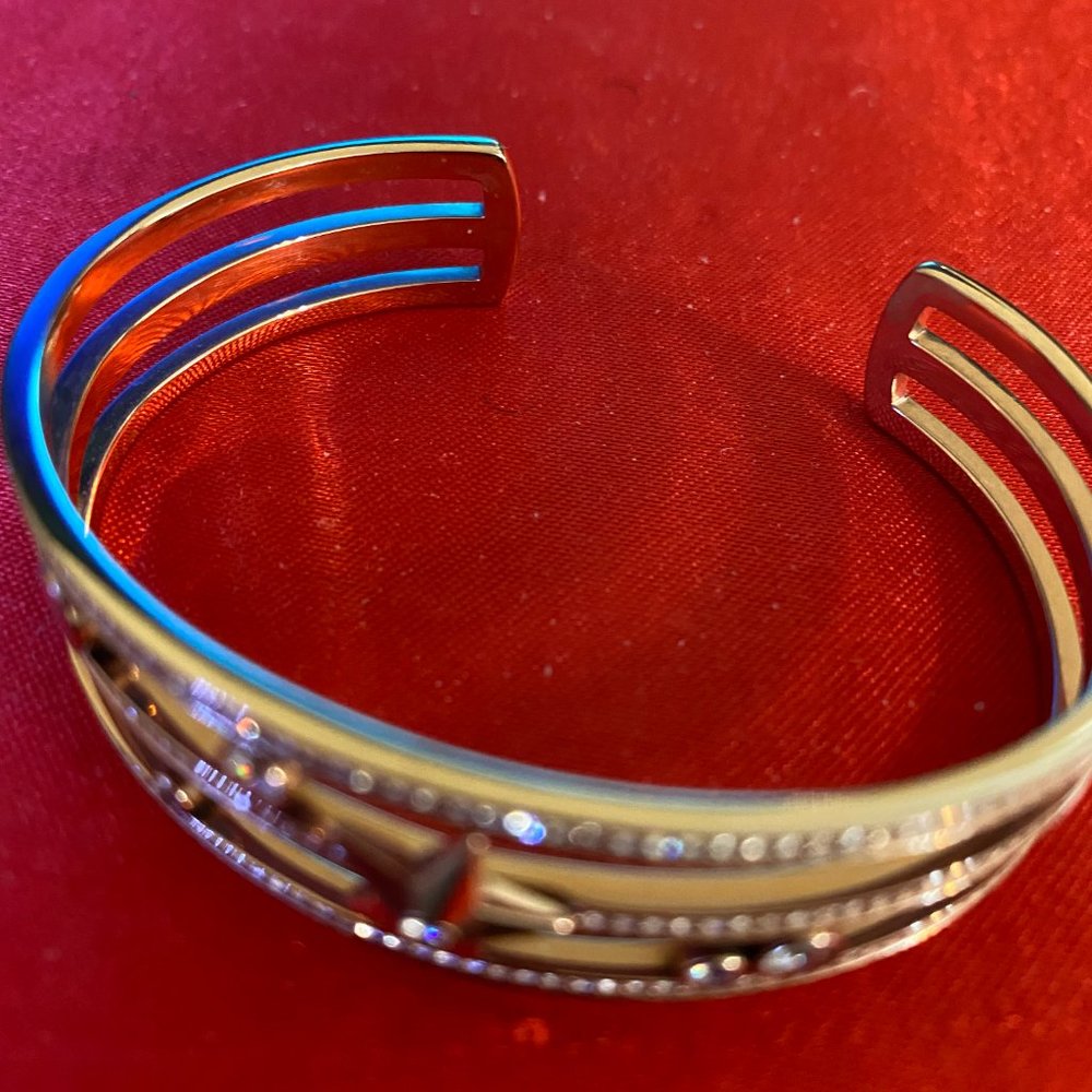 Michael Kors Crystal & Star Cuff Bracelet - Picture 5 of 5