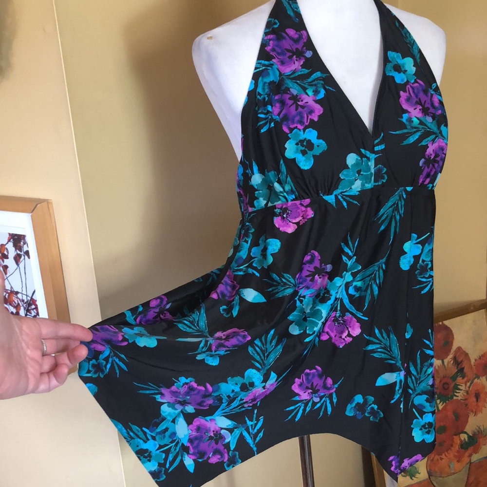 COVERGIRL size 18/2X Vivid Green Purple Floral Black Halter Top Swim $79 NEW