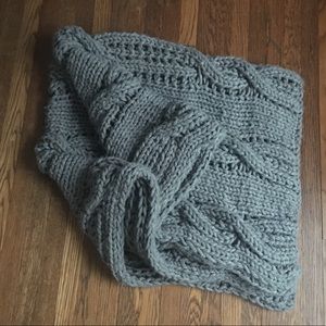 Pottery Barn Chunky Cable Knit Throw Blanket Gray