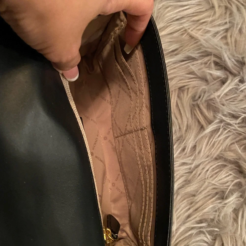 NWT Michael Kors Crossbody Purse - Picture 4 of 5