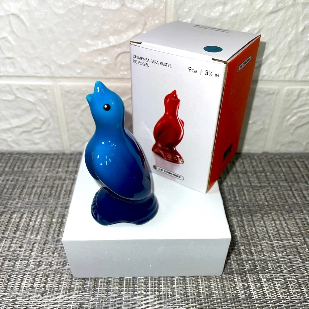 Le Creuset Pie Bird - Azure Blue/ Blueberry - Picture 5 of 5