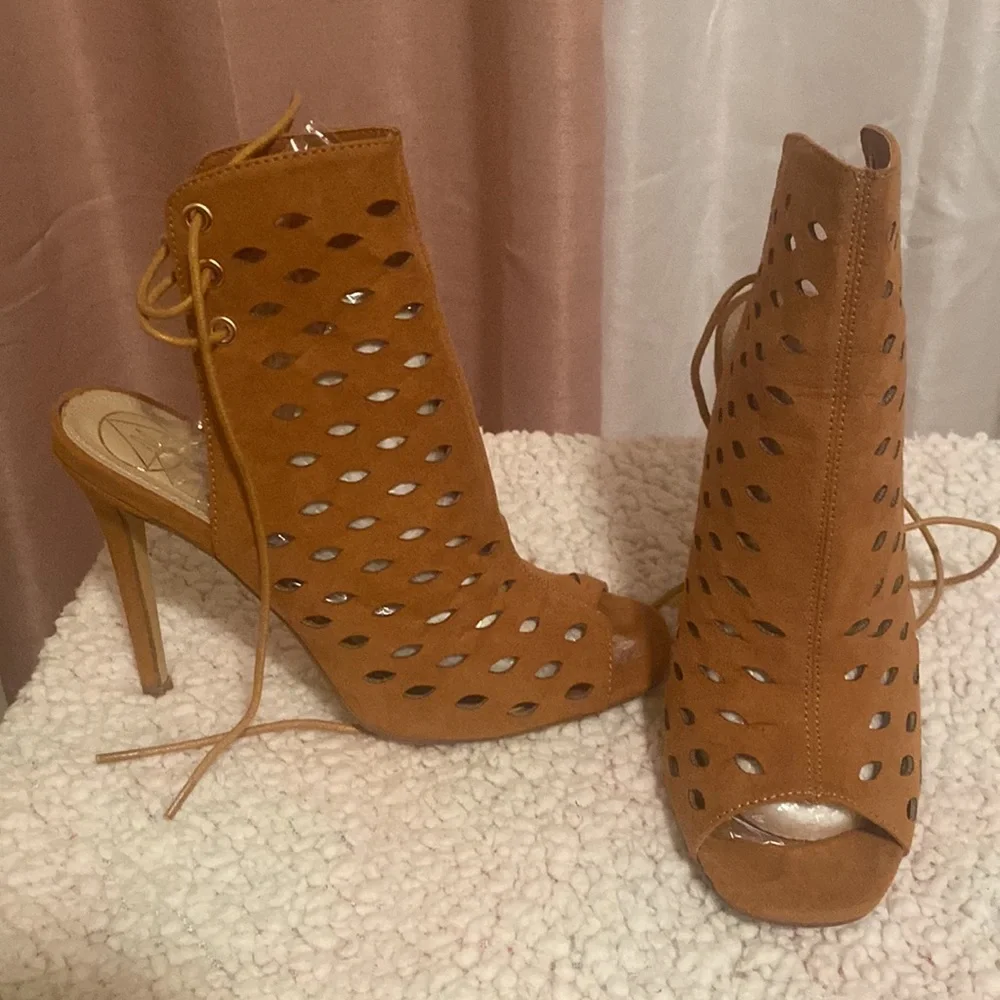 Missguided Heels - Picture 3 of 3