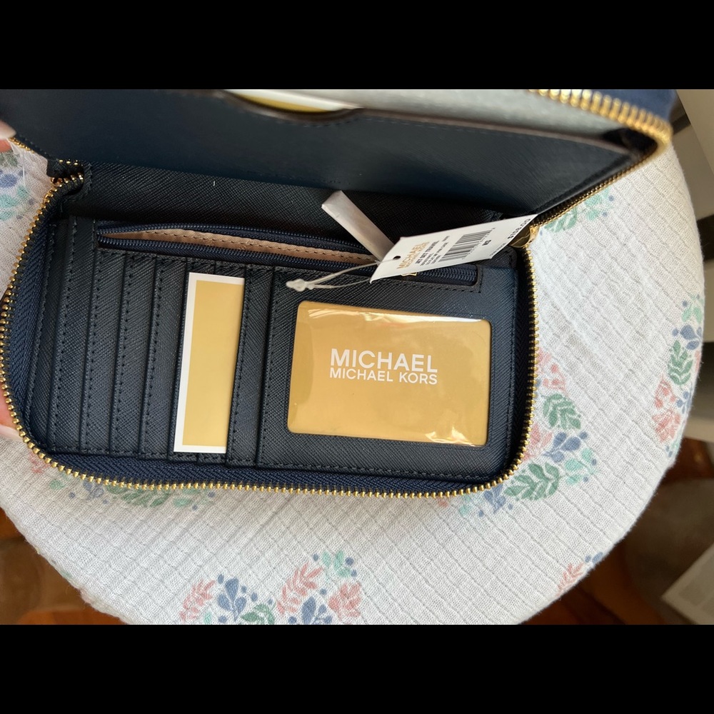 NWT Michael Kors Jetset wallet in navy - Picture 6 of 13