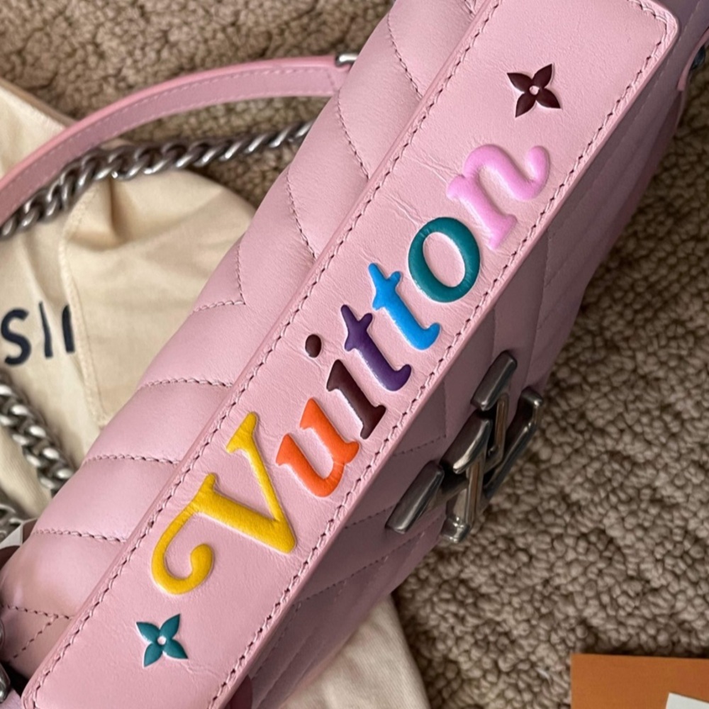 louis vuitton new wave chain bag MM in pink - Picture 4 of 7