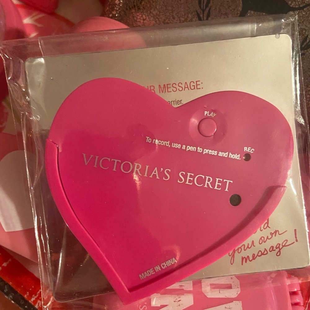 VERY RARE/HTF Collectible Card with voice recorder. Brand new in package. - Picture 2 of 2