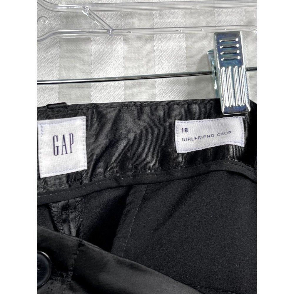 GAP Women's Plus Size Girlfriend Crop Pants - Picture 3 of 3