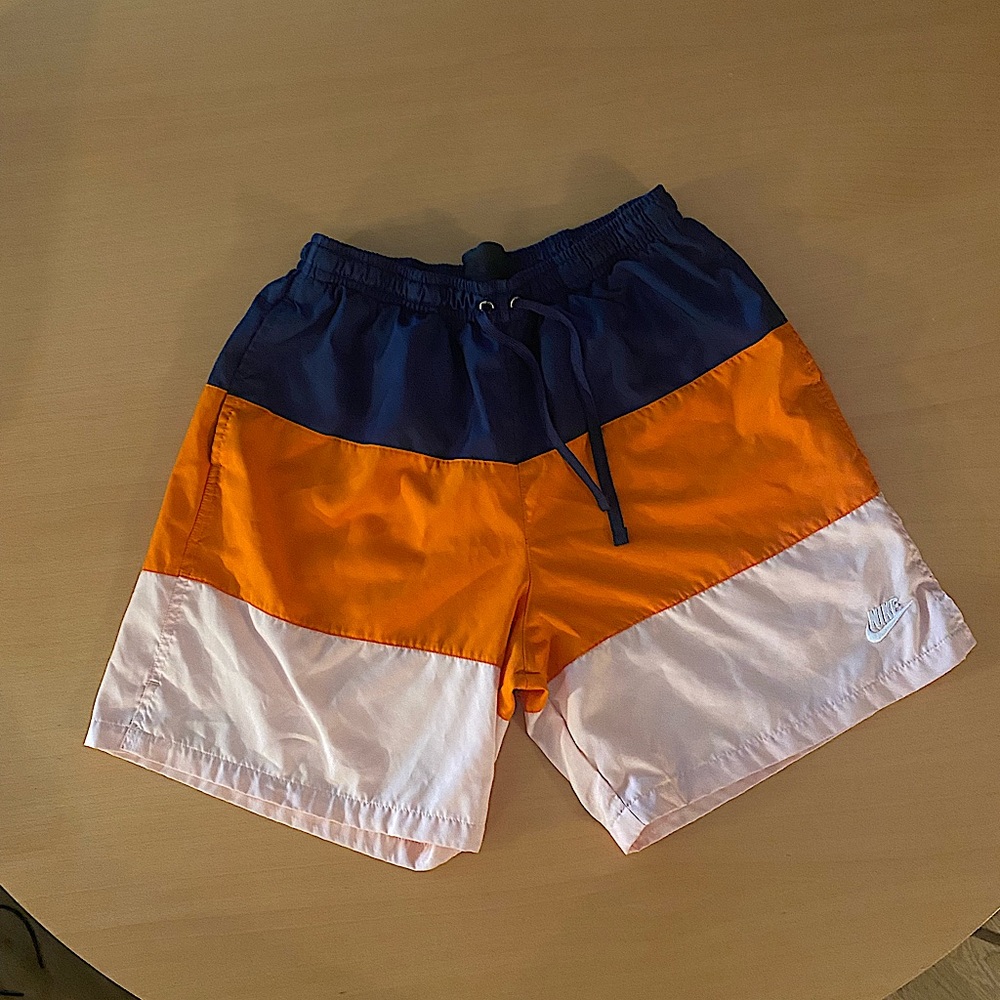 Nike woven tri color shorts. XL