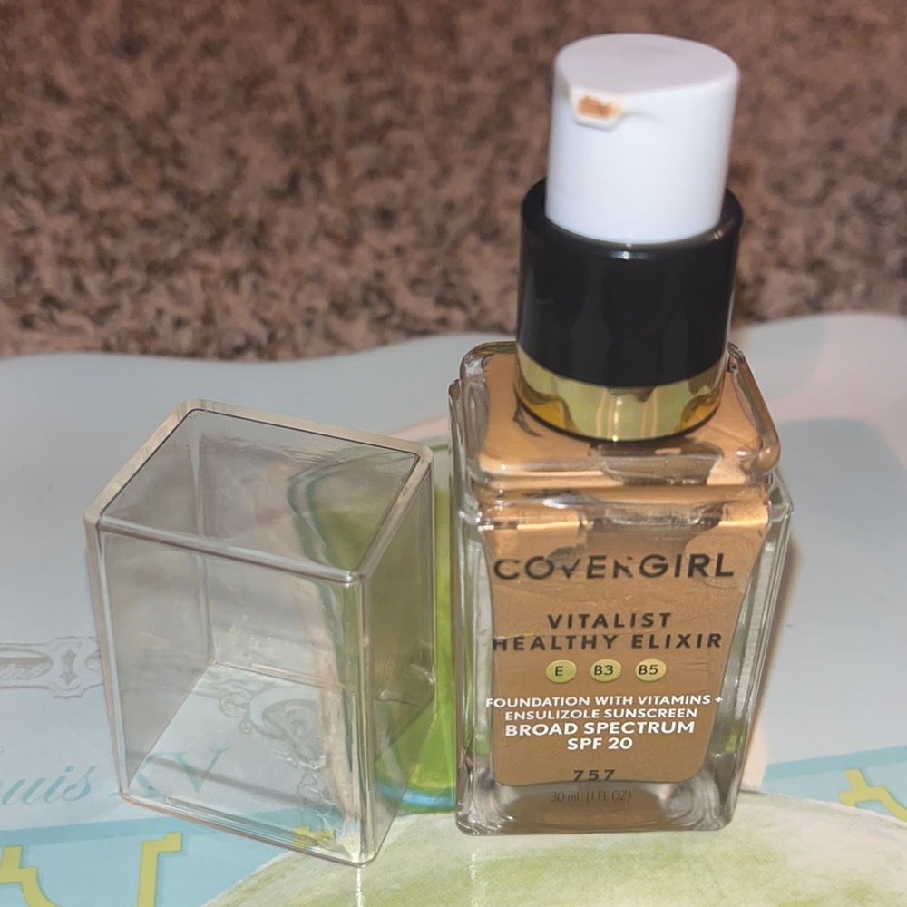 Cover girl vitalist healthy elixir~golden tan.