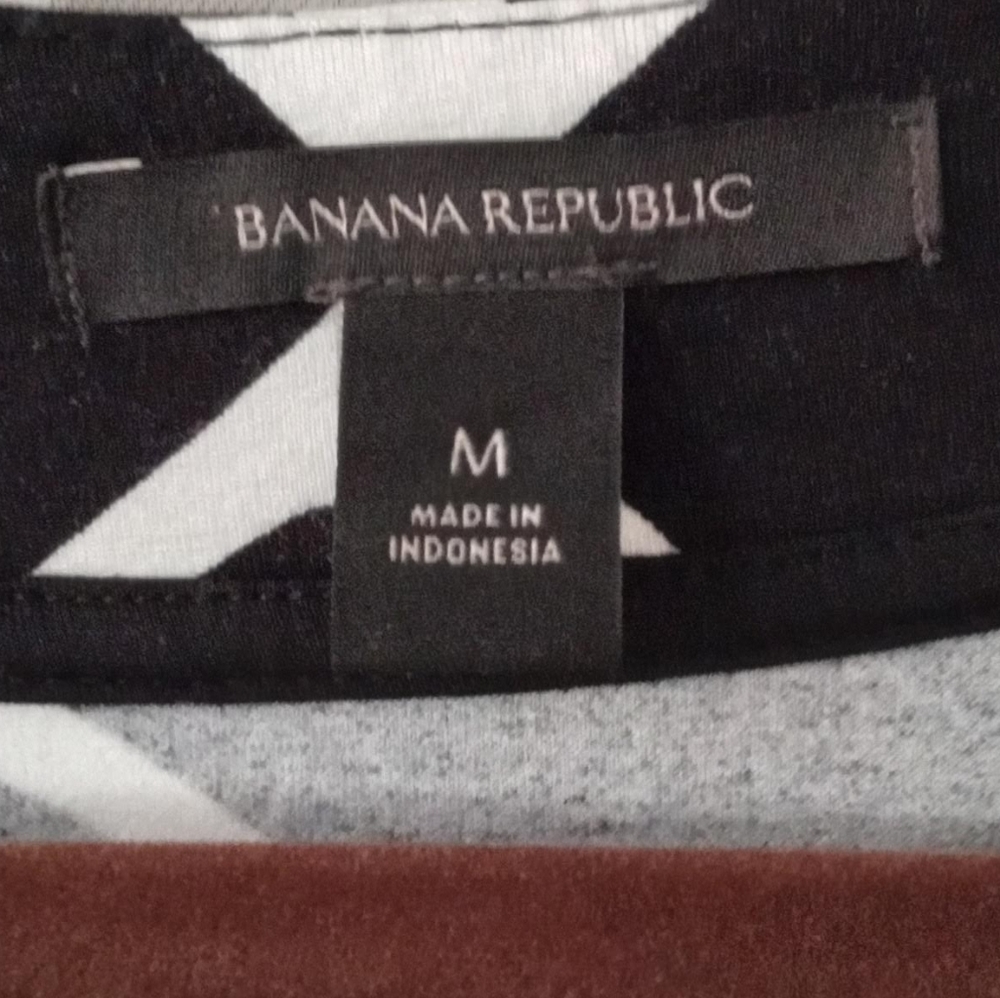 Banana Republic, size medium, black/white, wrap around dress, stretchy - Picture 6 of 6