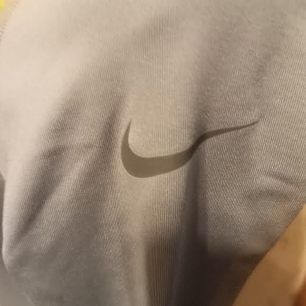 Nike pro long sleeve athletic top - Picture 3 of 6
