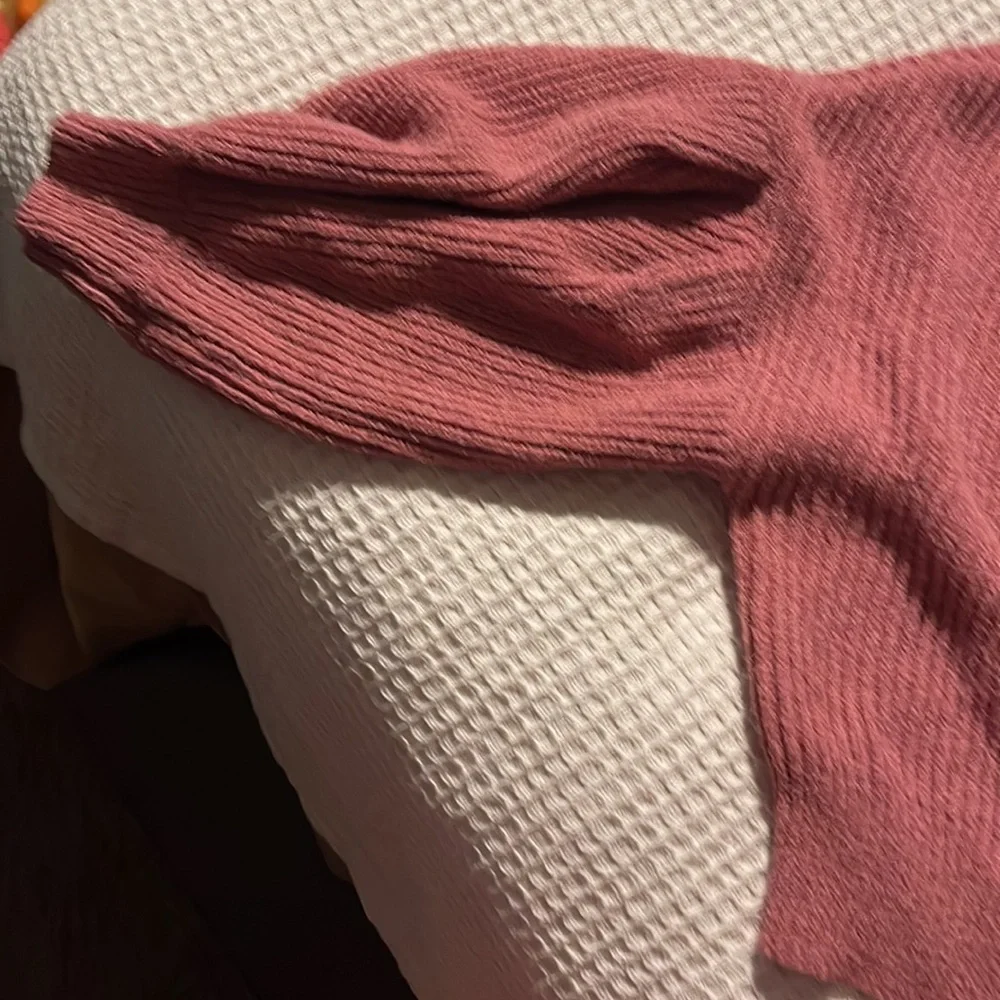 Balloon style sweater. - Picture 3 of 3