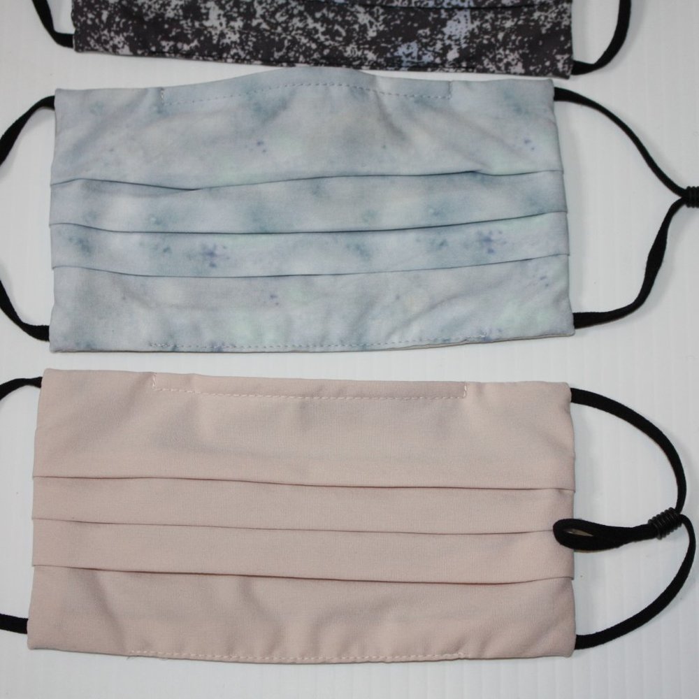 Athleta Everyday Reusable & Adjustable Face Mask Coverings Lot of 4 - Picture 3 of 3