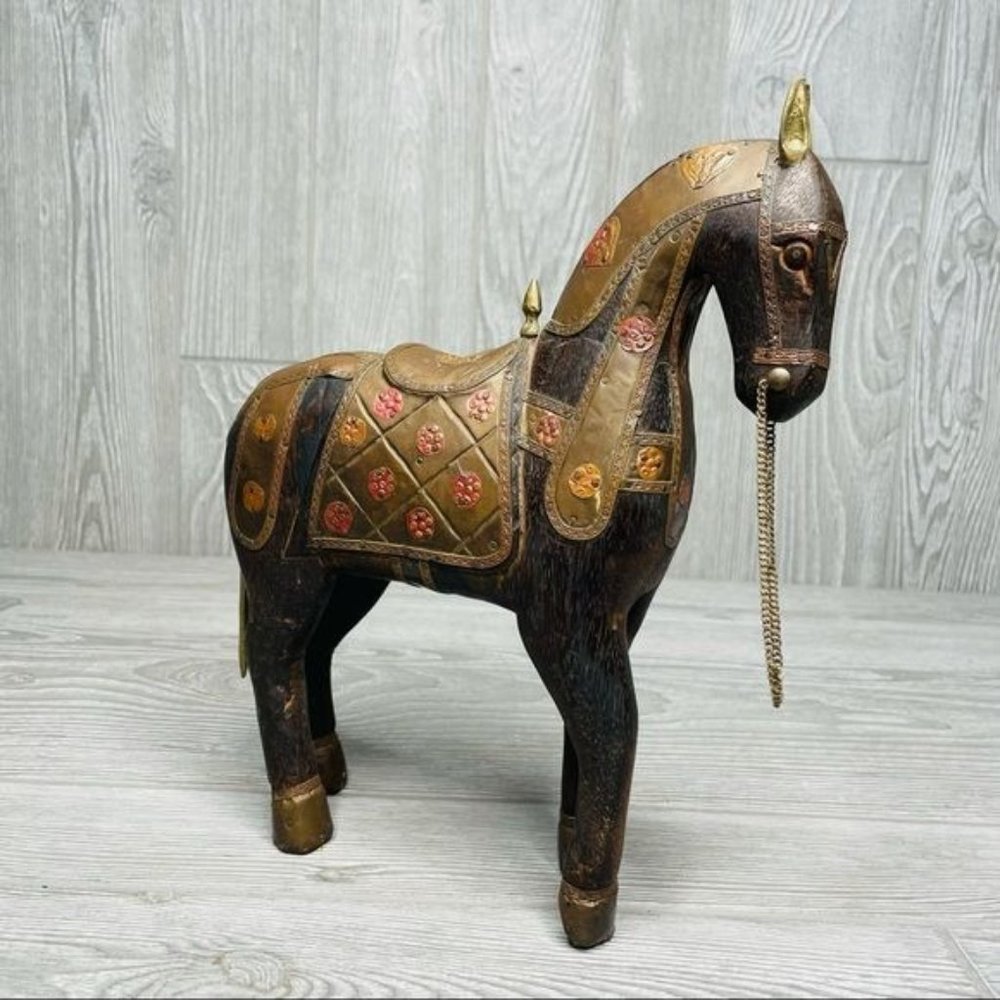 Vintage style carved wooden horse statue / figurine with metal and nail detail