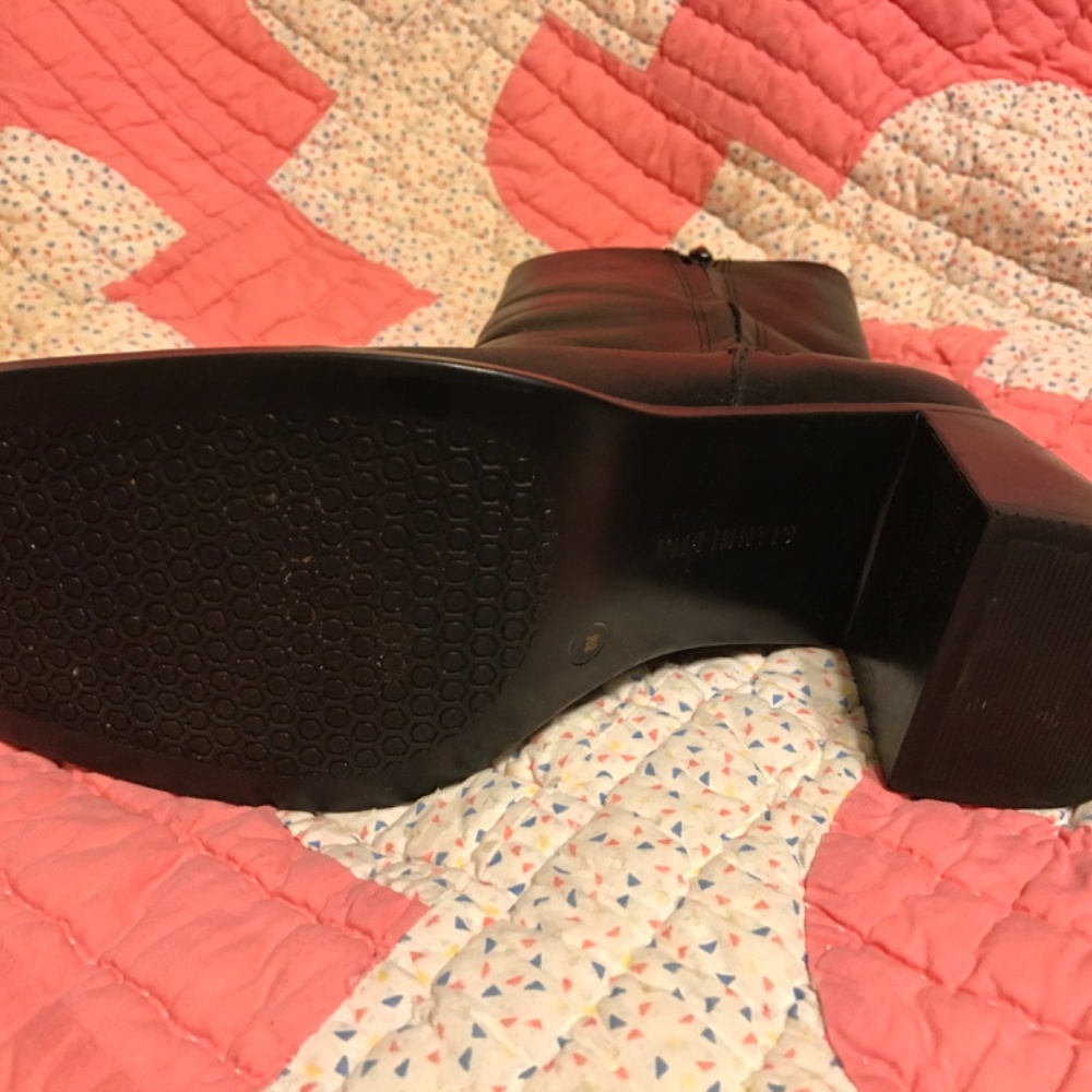 Black boots - Picture 7 of 11