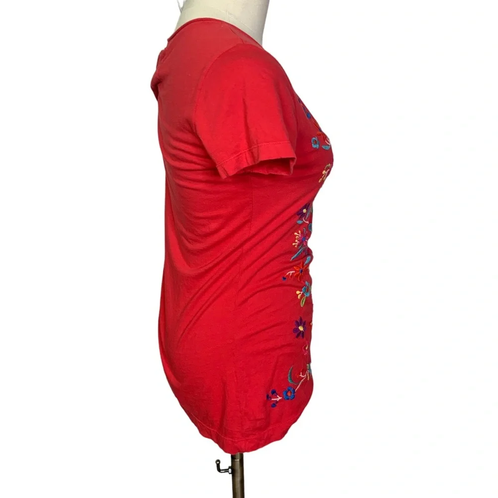 Johnny Was Red Embroidered Scoop Fitted Tee XS 3625 - Picture 3 of 7