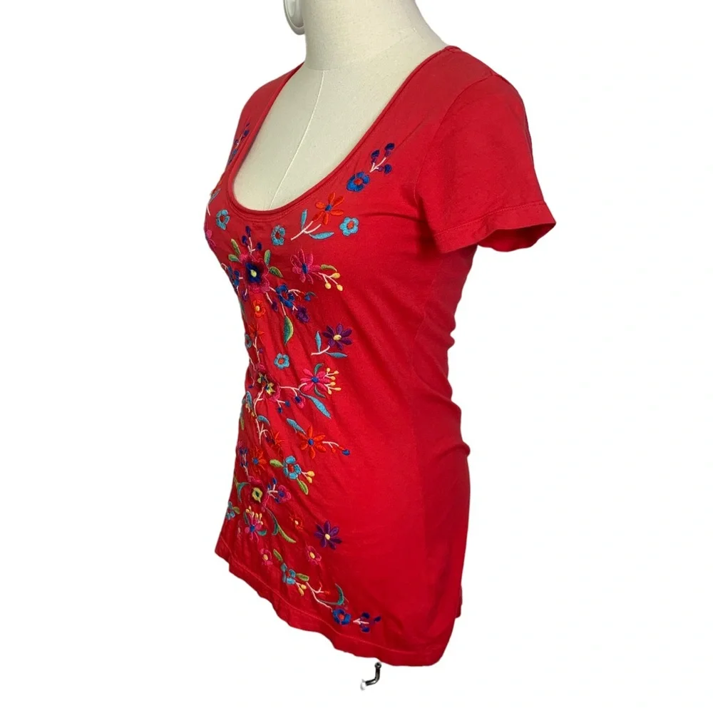 Johnny Was Red Embroidered Scoop Fitted Tee XS 3625 - Picture 5 of 7