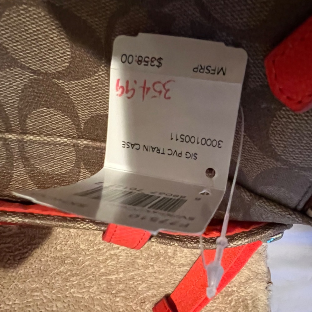 Coach (NWT) SVG PVC Train case - Picture 2 of 2