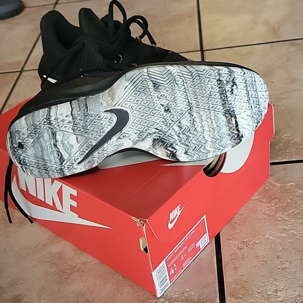 Nike shoes - Picture 6 of 6