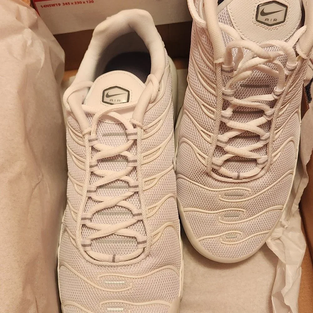Nike Air Max Plus - Picture 3 of 3