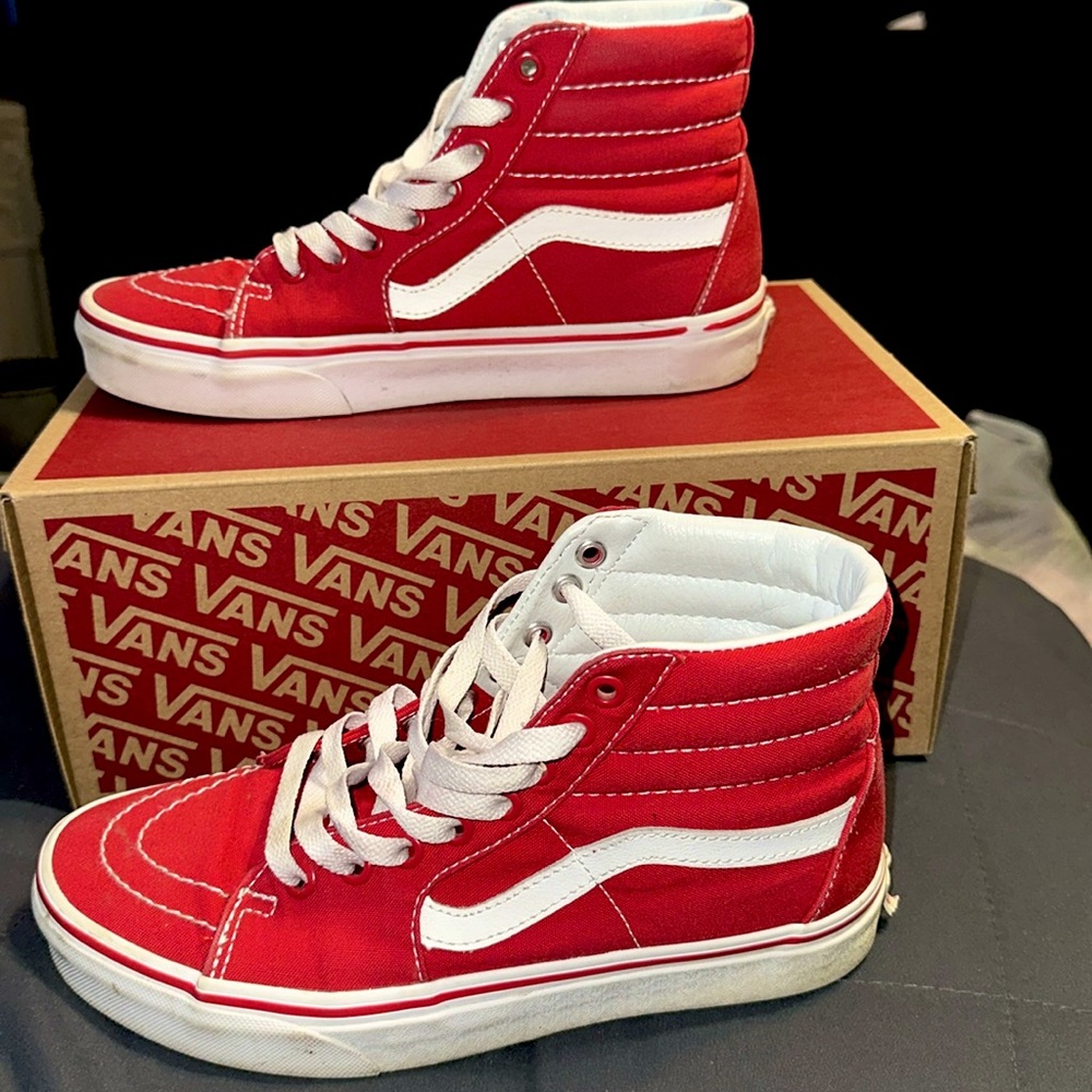 Men’s high top red vans