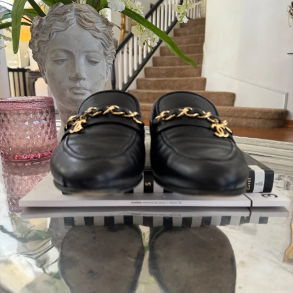 Chanel black leather loafers - Picture 5 of 12