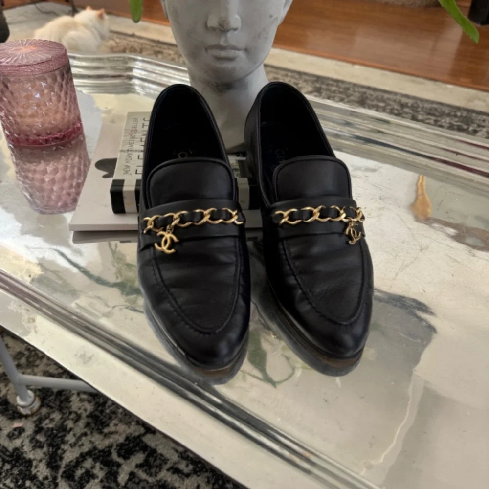 Chanel black leather loafers - Picture 9 of 12