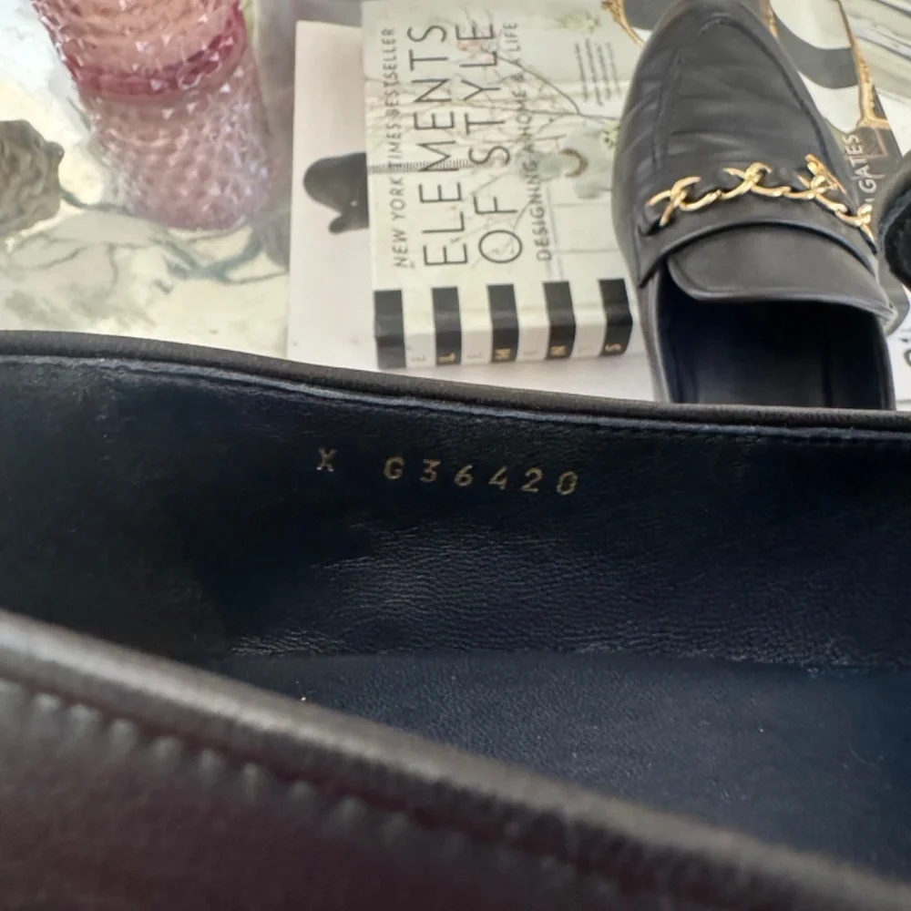 Chanel black leather loafers - Picture 2 of 12