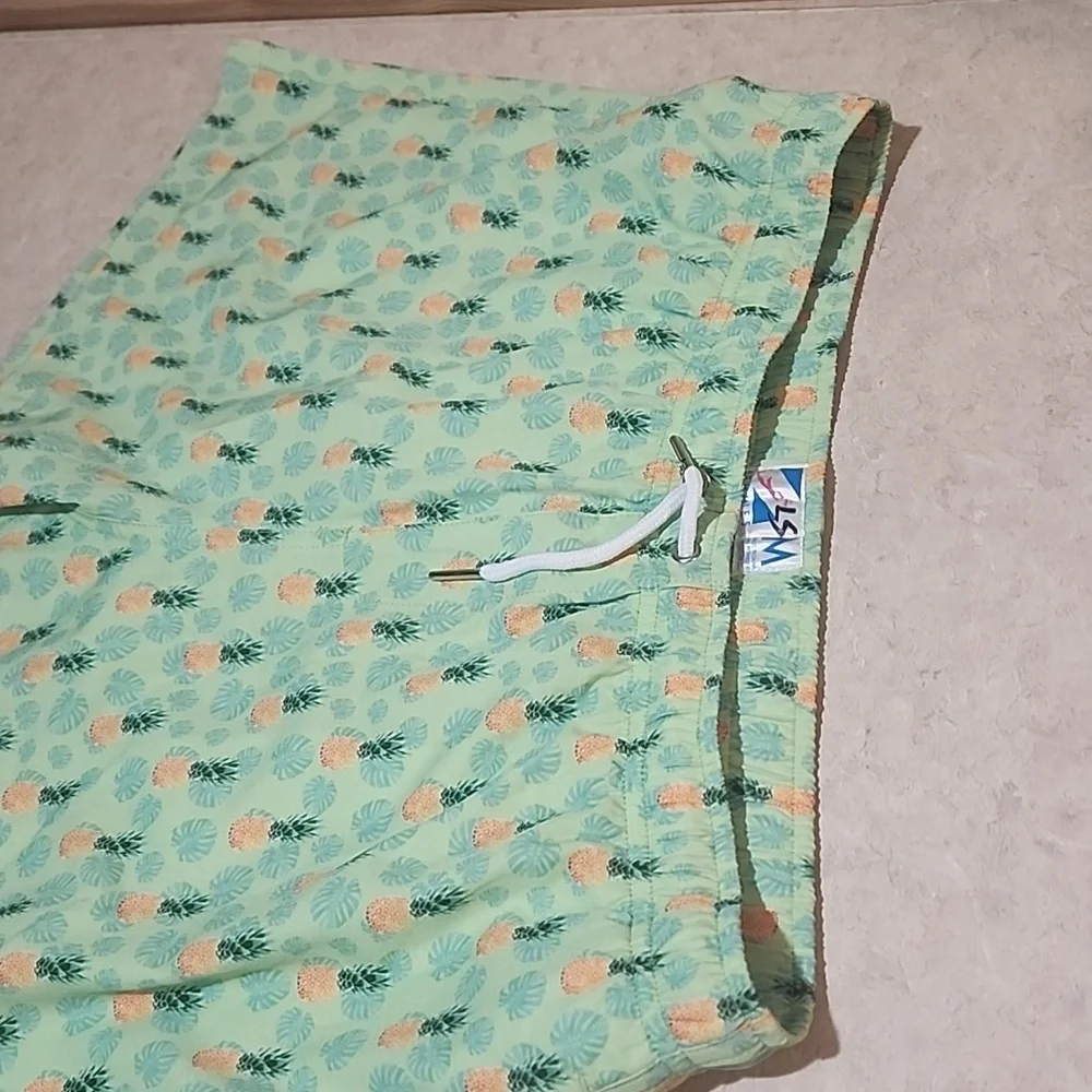 Bermies Swim Trunks Size Medium mens - Picture 3 of 7