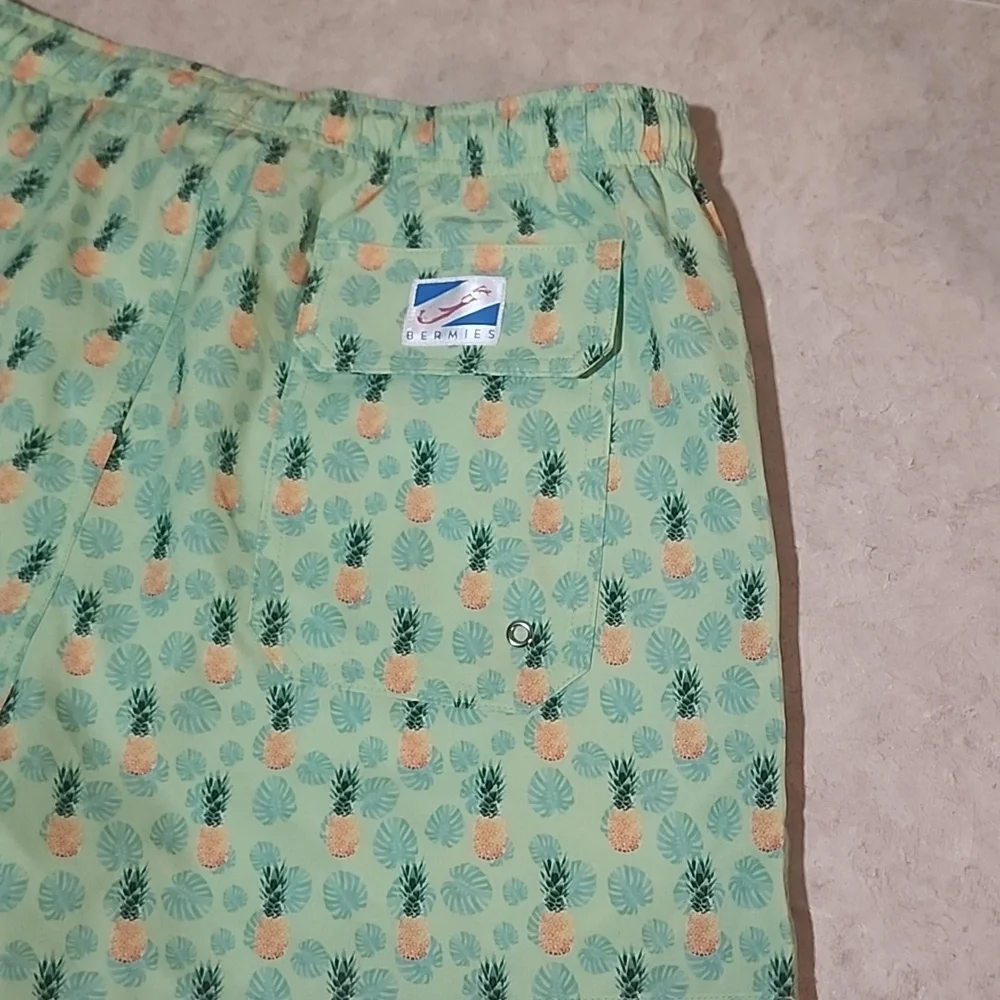 Bermies Swim Trunks Size Medium mens - Picture 6 of 7
